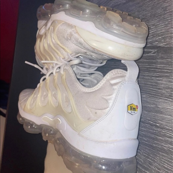 Nike VaporMax - Picture 2 of 3